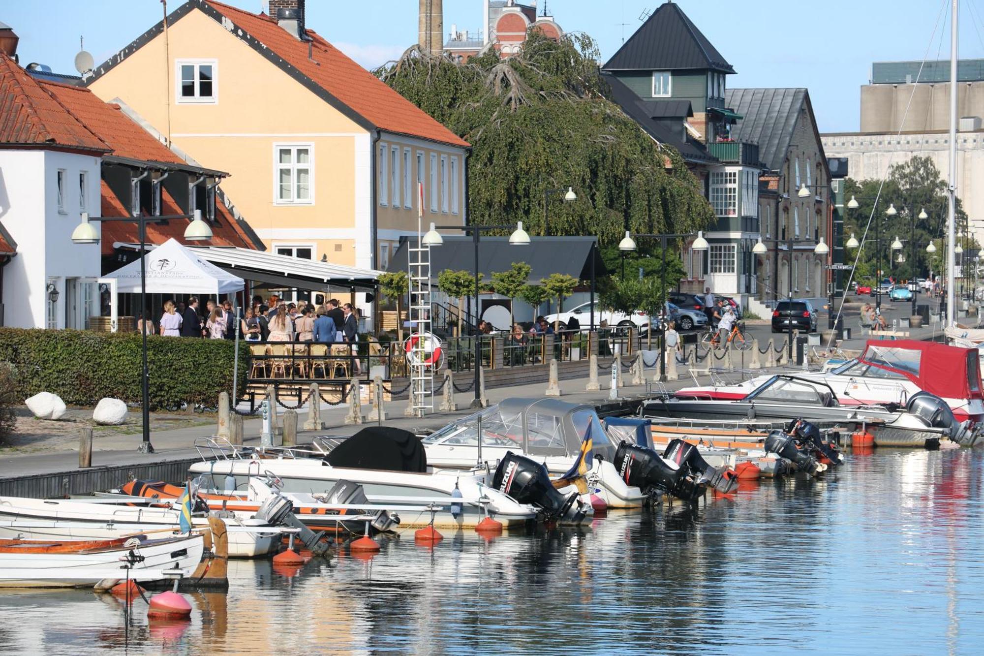 Ahus Gaestgivaregard Exterior foto